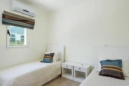 Joya Cyprus Mandalay Penthouse Hébergement de vacances