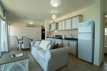 Joya Cyprus Mandalay Penthouse * Agios Amvrosios (Kyrenia)